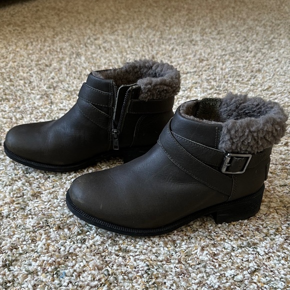 UGG Women's Benson II Ankle Boot - Picture 3 of 12